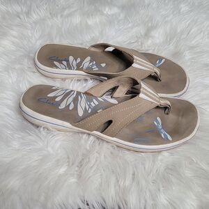 Clarks Jumprope Sandals Womens Sz9 Beige Taupe Flip Flop Thong Comfort Shoes EUC